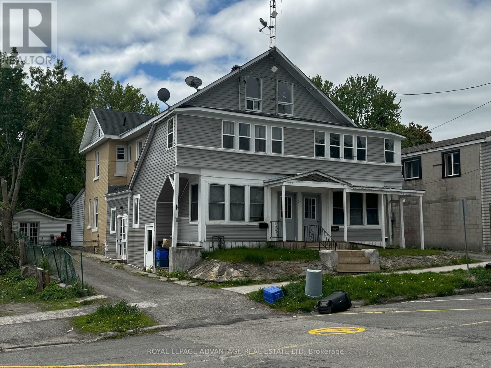 Property Photo: 37 Main Street West ON K7A 1M7