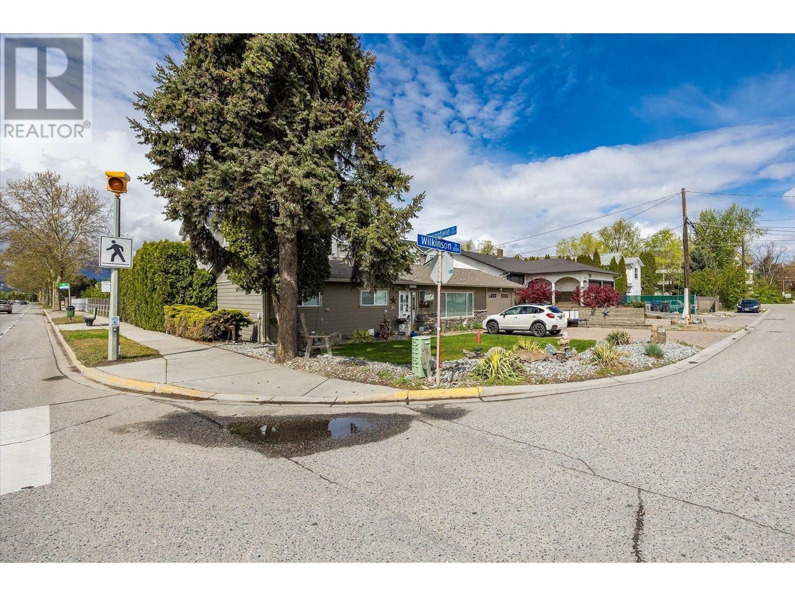 Property Photo: 2030 Wilkinson Street BC V1Y 3Z8