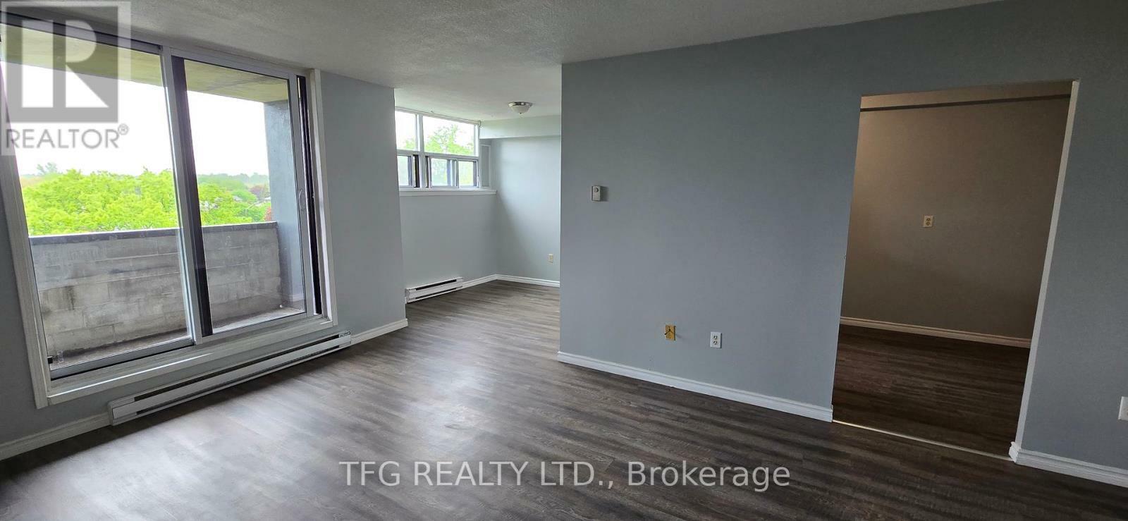 Photo de la propriété: 1371 Simcoe Street North 505 ON L1G 4X5