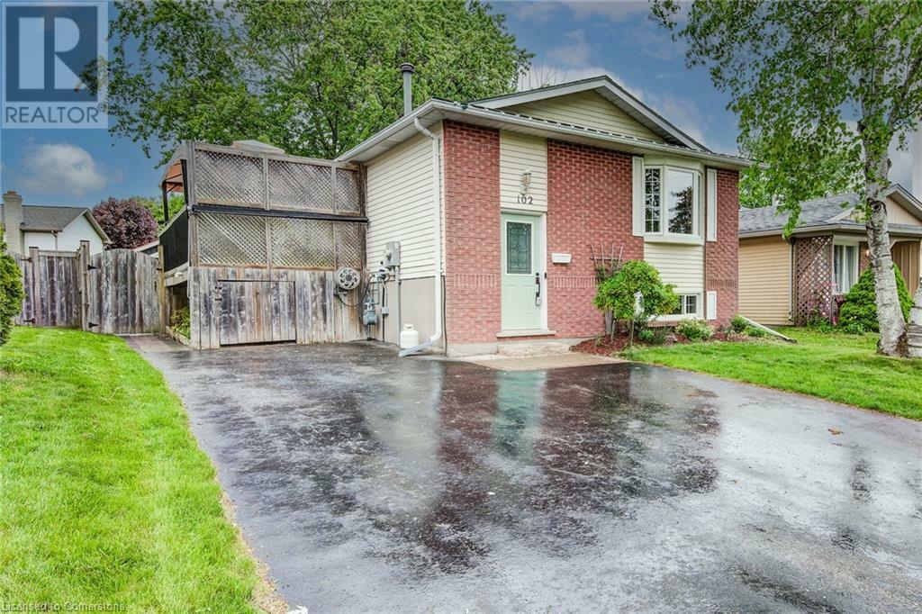 Property Photo: 102 Sugar Maple Street ON N2N 1X7