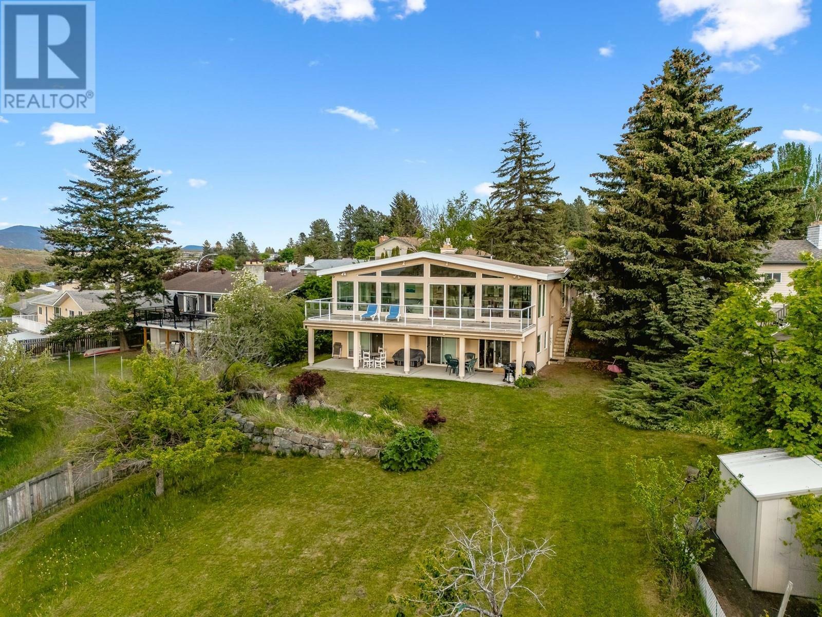 Photo de la propriété:  845 Gleneagles Drive  BC V2E 1K2 