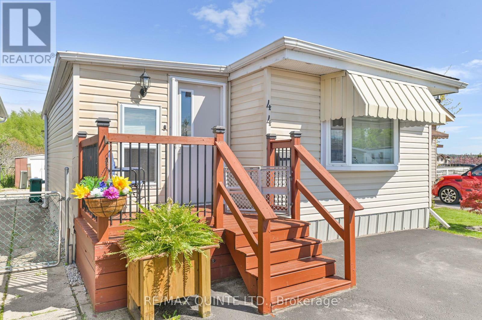 Property Photo: 311 Dundas Street 44 ON K8V 1M1
