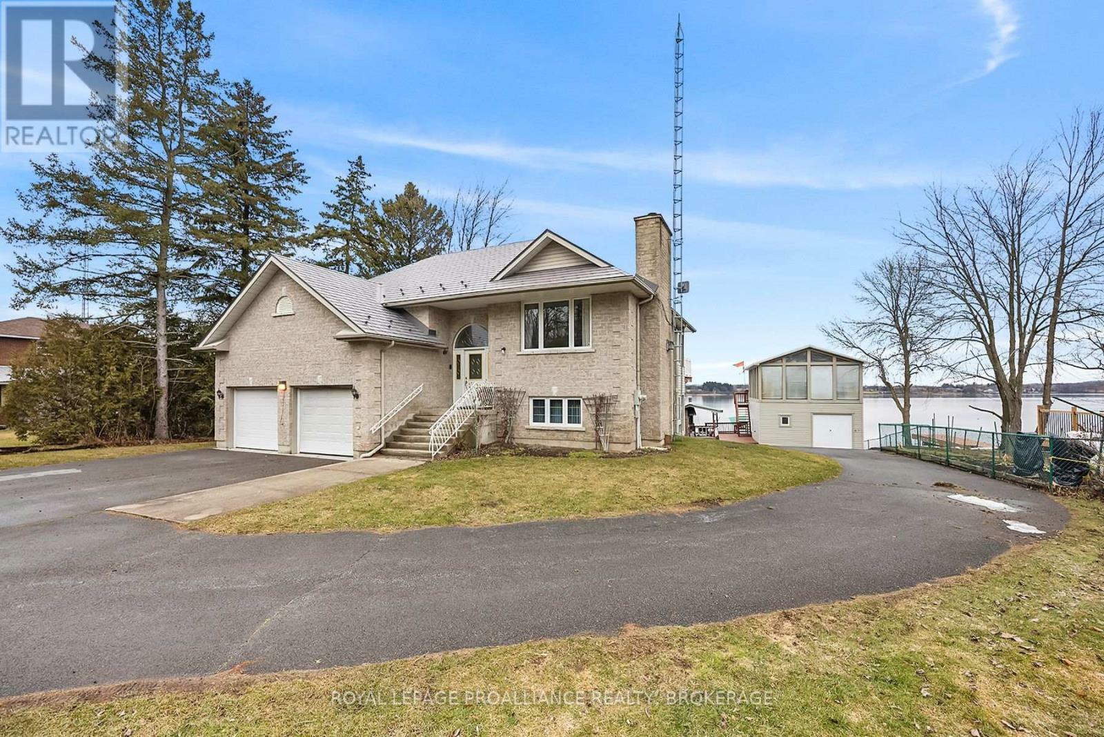 Property Photo: 1 Leavis Shores ON K7G 2V6