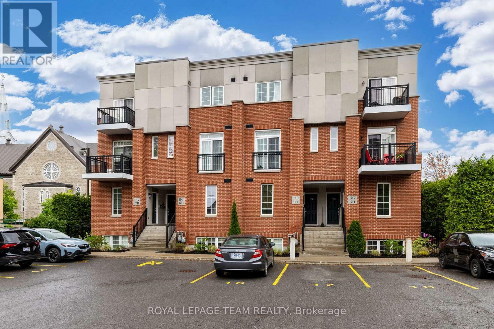 Property Photo: 17 Melrose Avenue H ON K1Y 1T8