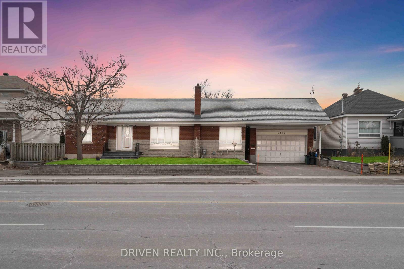 Property Photo: 1266 Walkley Road ON K1V 6P7