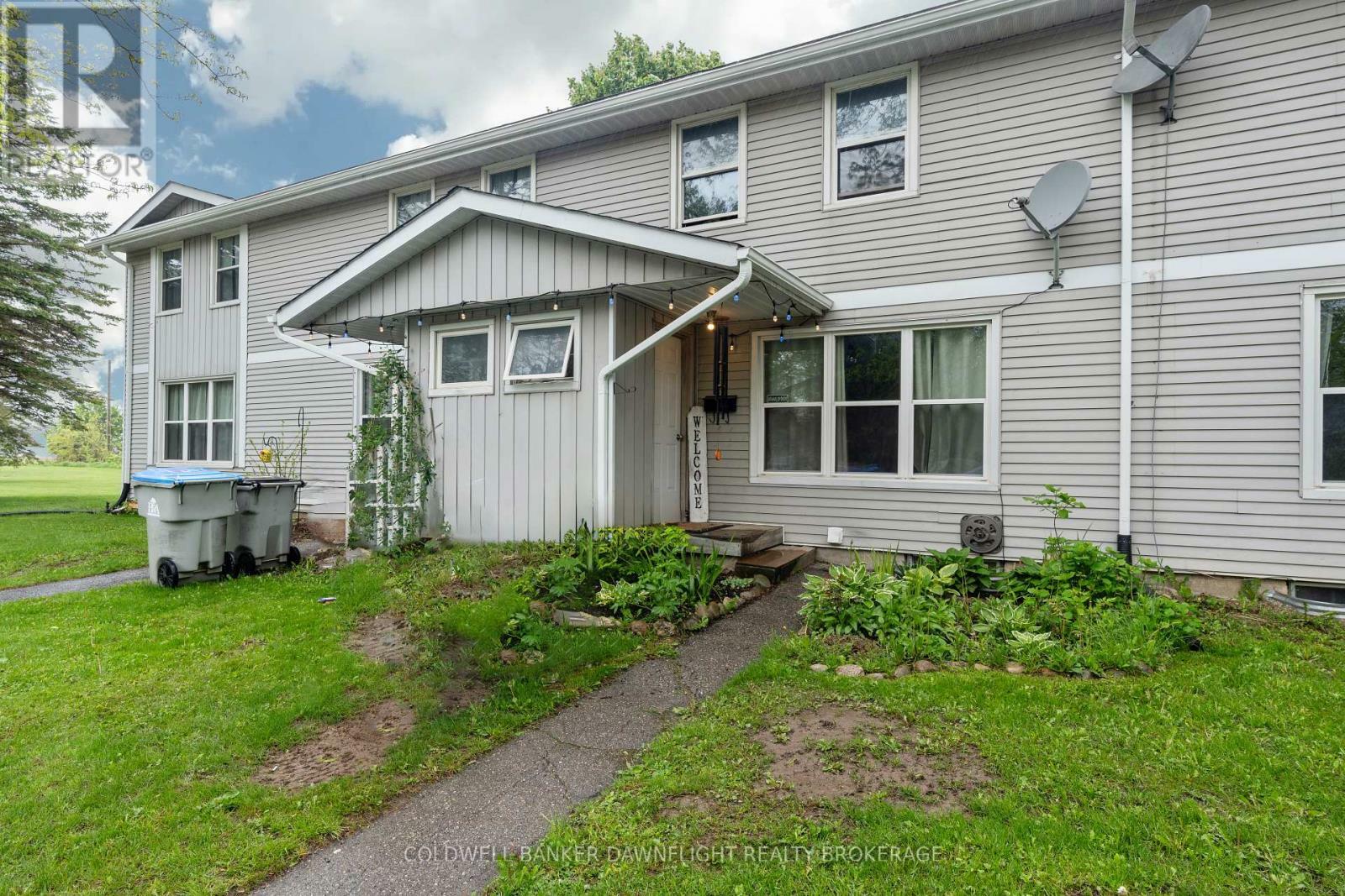 Property Photo: 31 St Charles Place 31 ON N0M 1L0