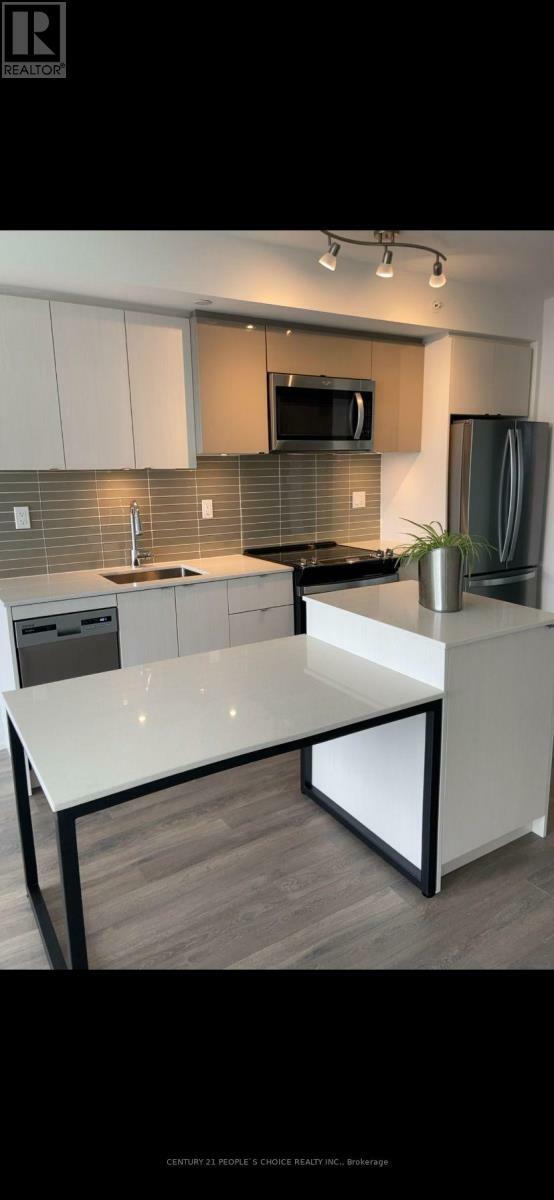 Property Photo:  1461 Lawrence Avenue West 1907  ON M6L 0A6 