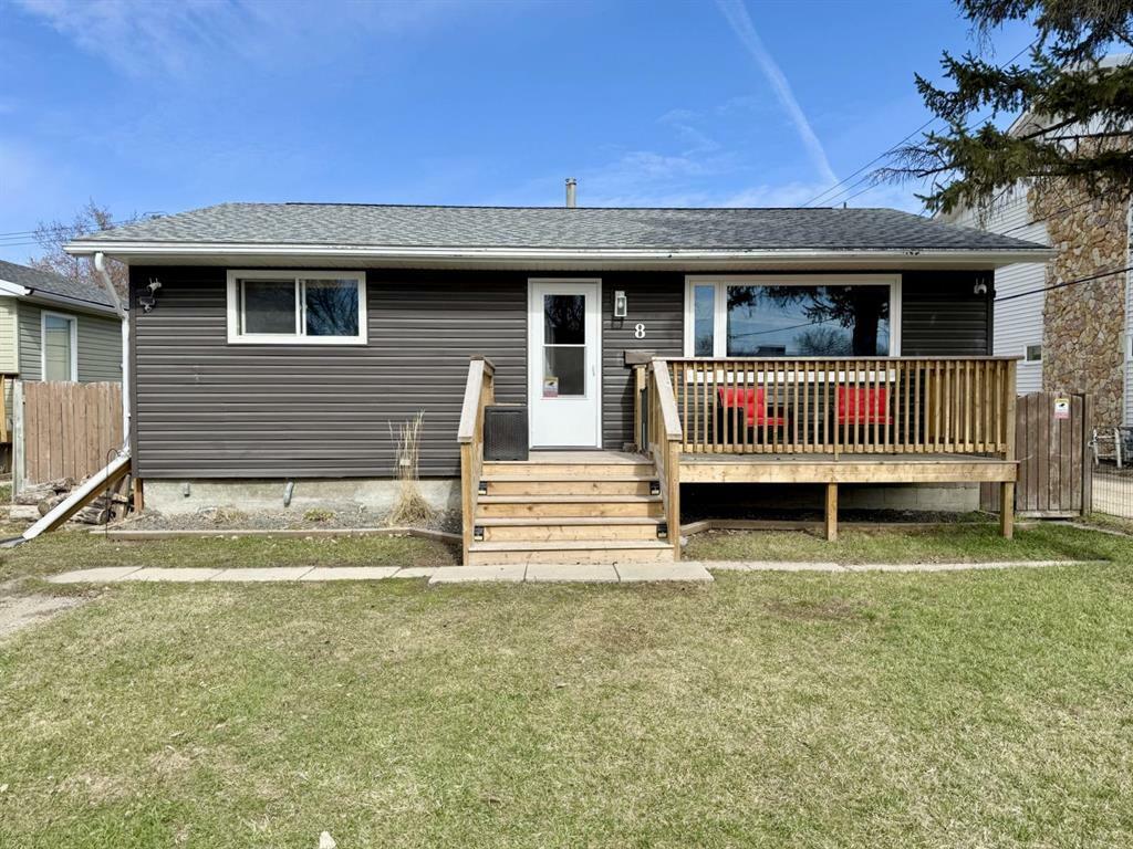 Property Photo:  8 17th Street Northwest  MB R1N 2X3 
