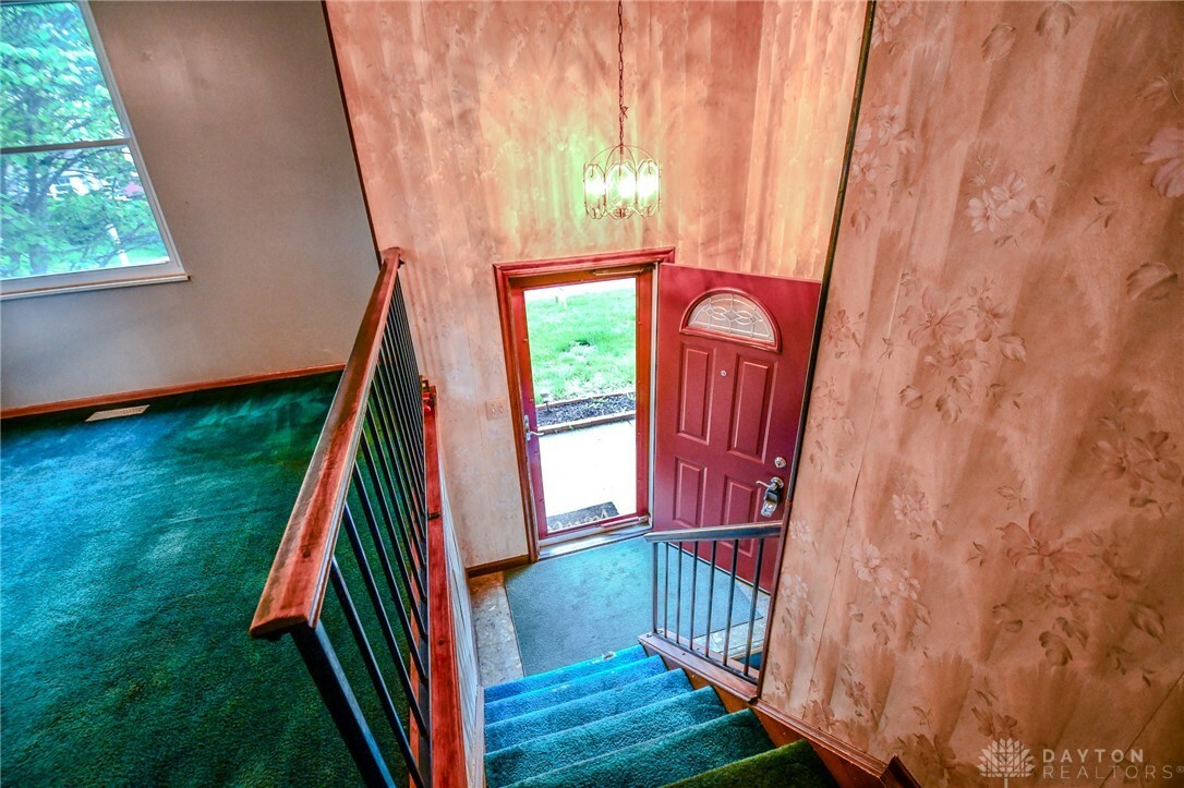Property Photo: 190 Woburn Farm Circle OH 45322