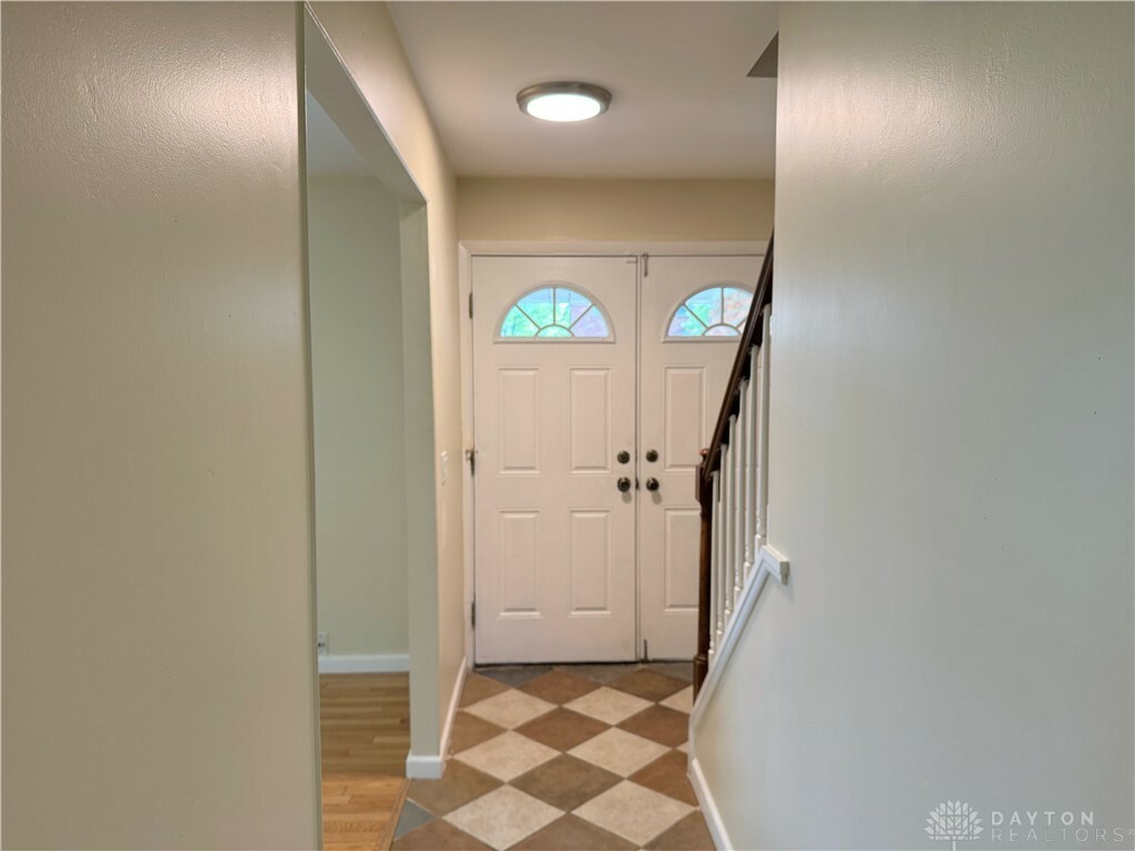 Property Photo:  1121 Gracewind Court  OH 45231 