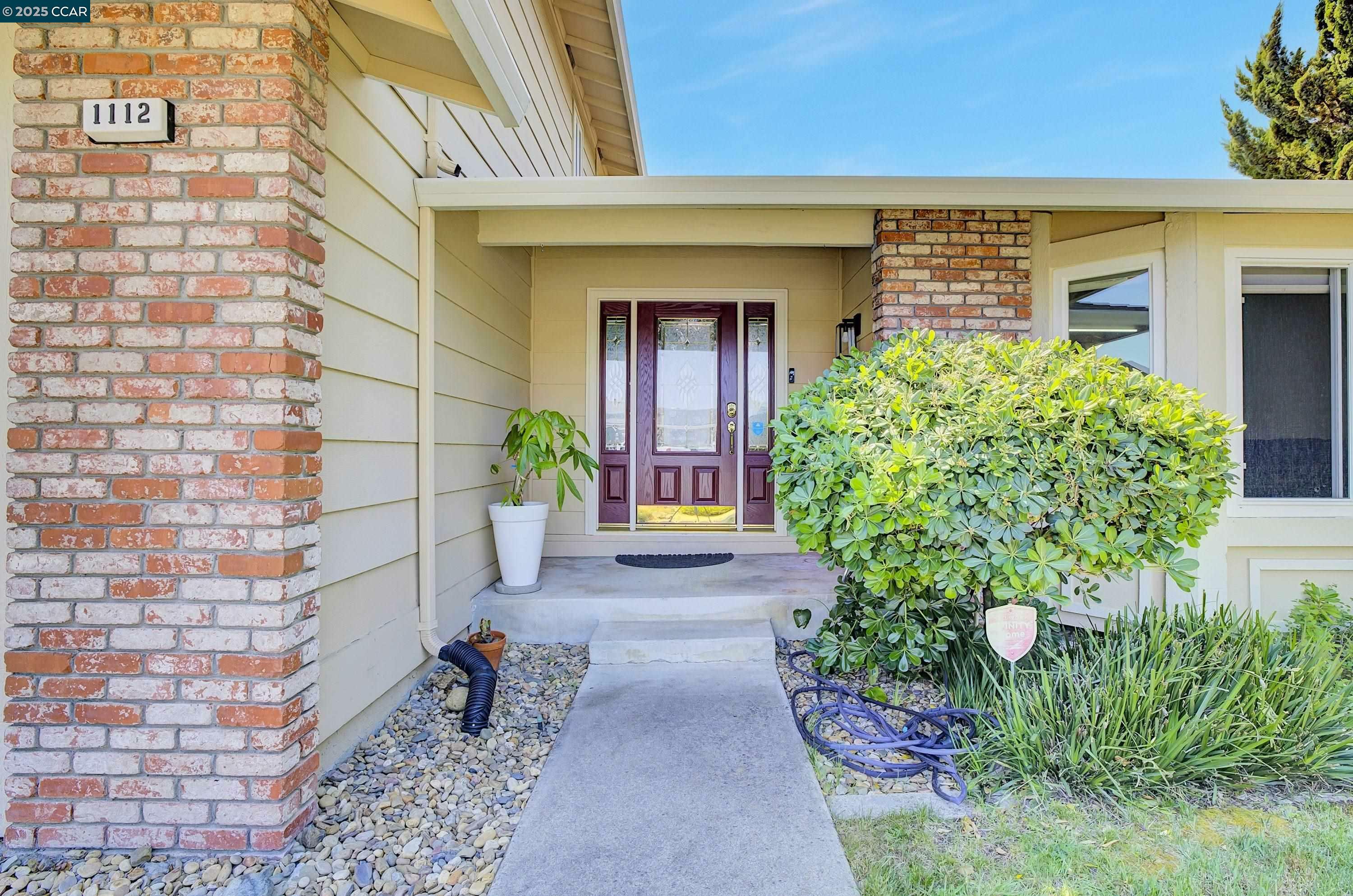 Property Photo: 1112 Cardiff Ct CA 94509