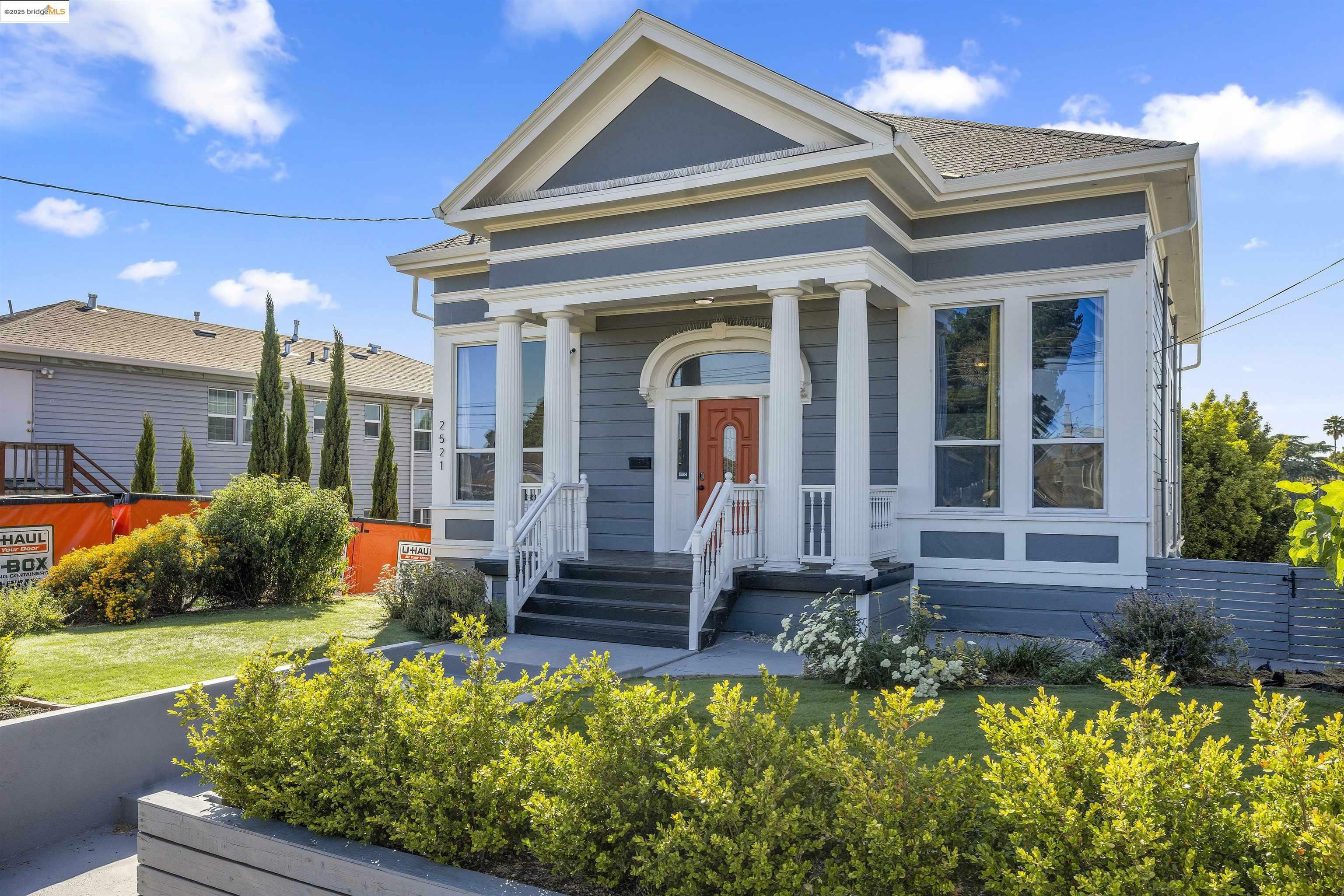 Property Photo: 2521 Grande Vista Ave CA 94601