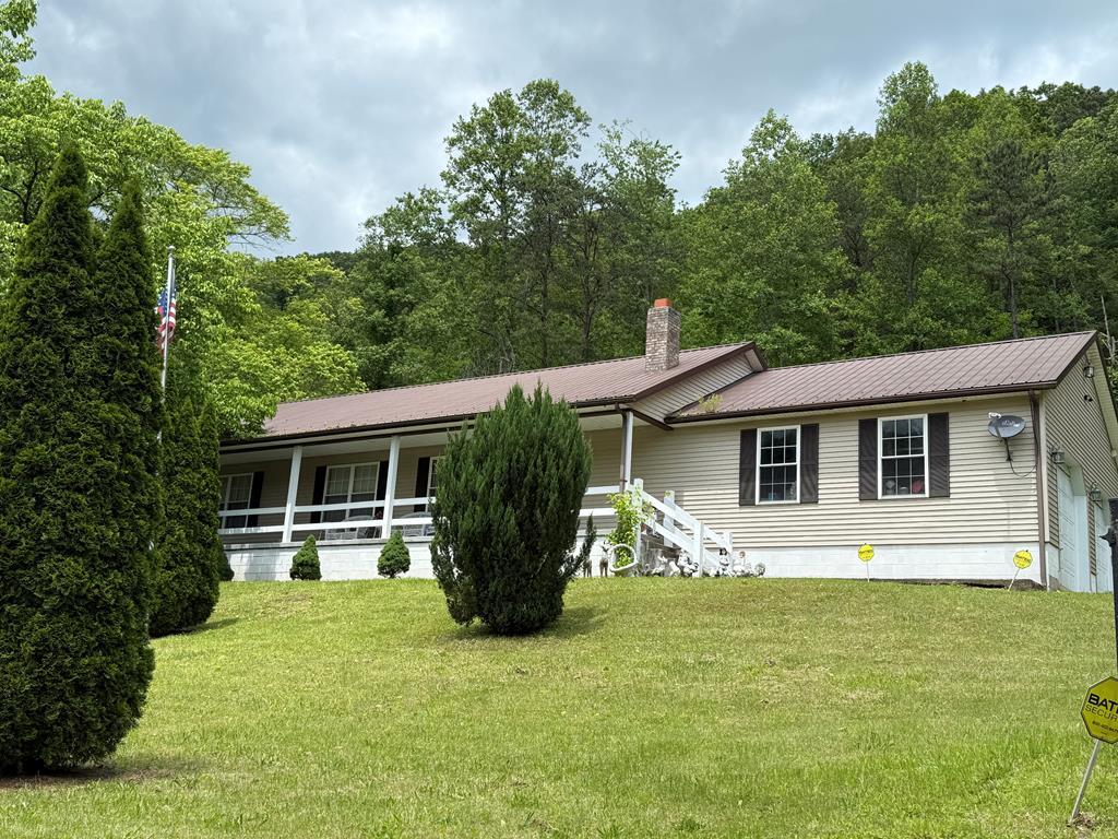 Property Photo: 6112 Ky. Rt. 302 KY 41240