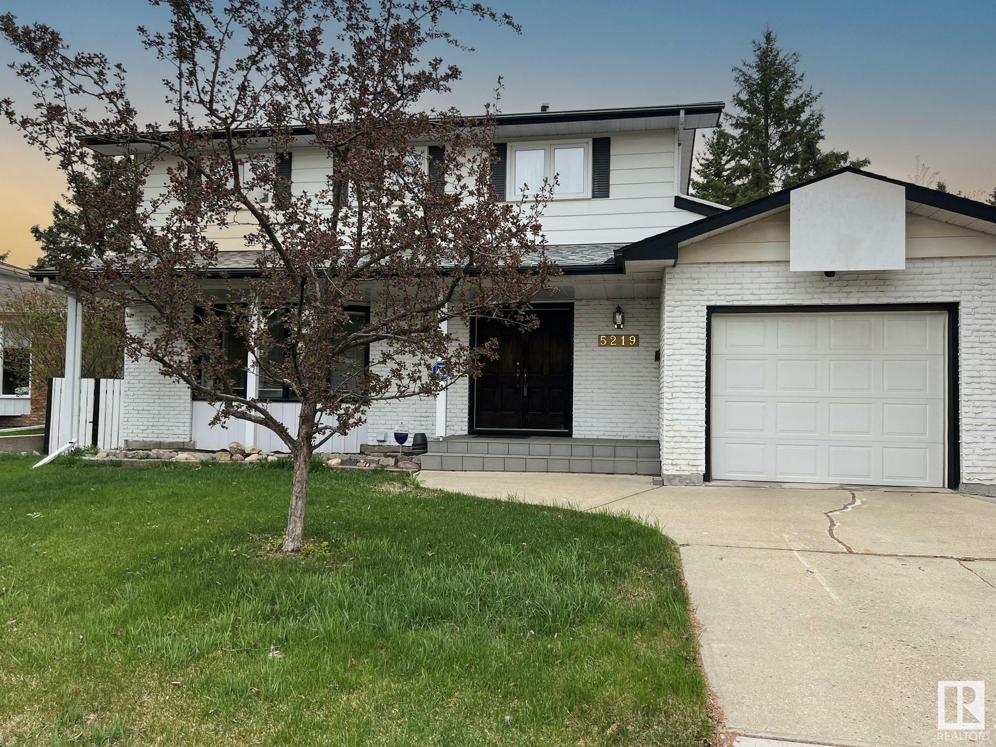 Photo de la propriété:  5219 125 Street NW  AB T6H 3V7 