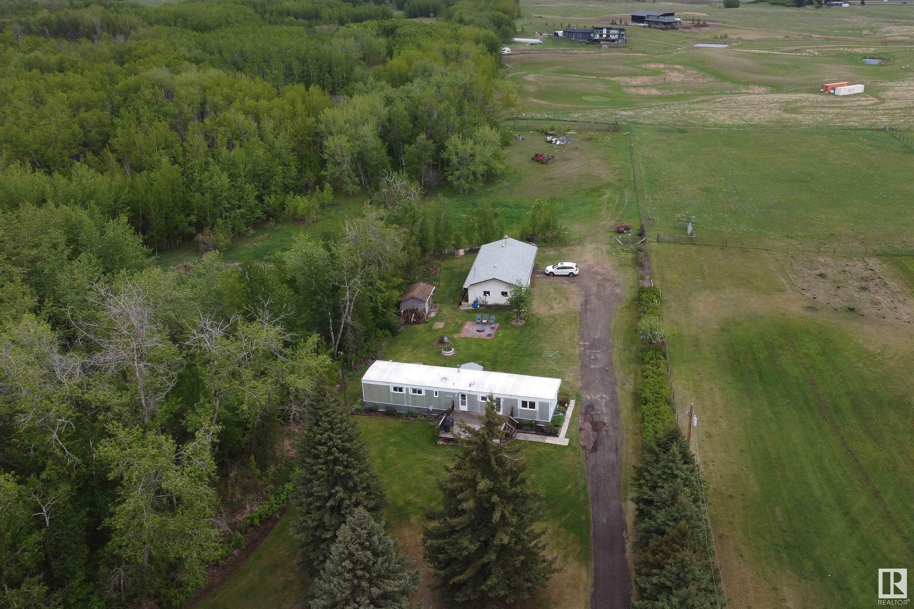 Property Photo: 53110 Rge Road 213 169 AB T8G 2C3