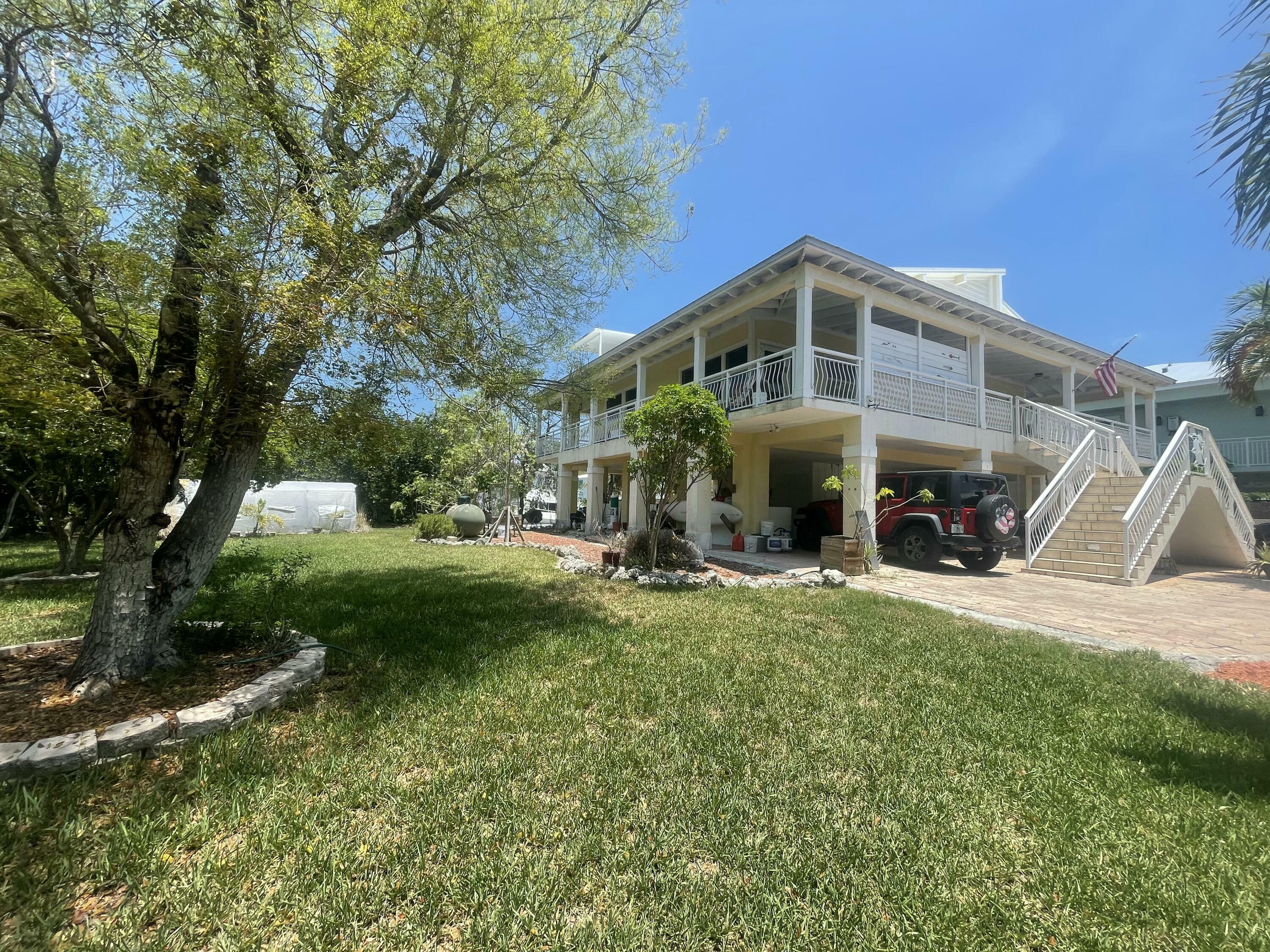 Property Photo: 894 Ellen Drive FL 33037