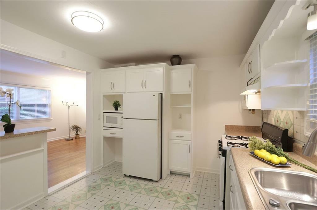 Property Photo:  819 Durant Place NE 819-6  GA 30308 