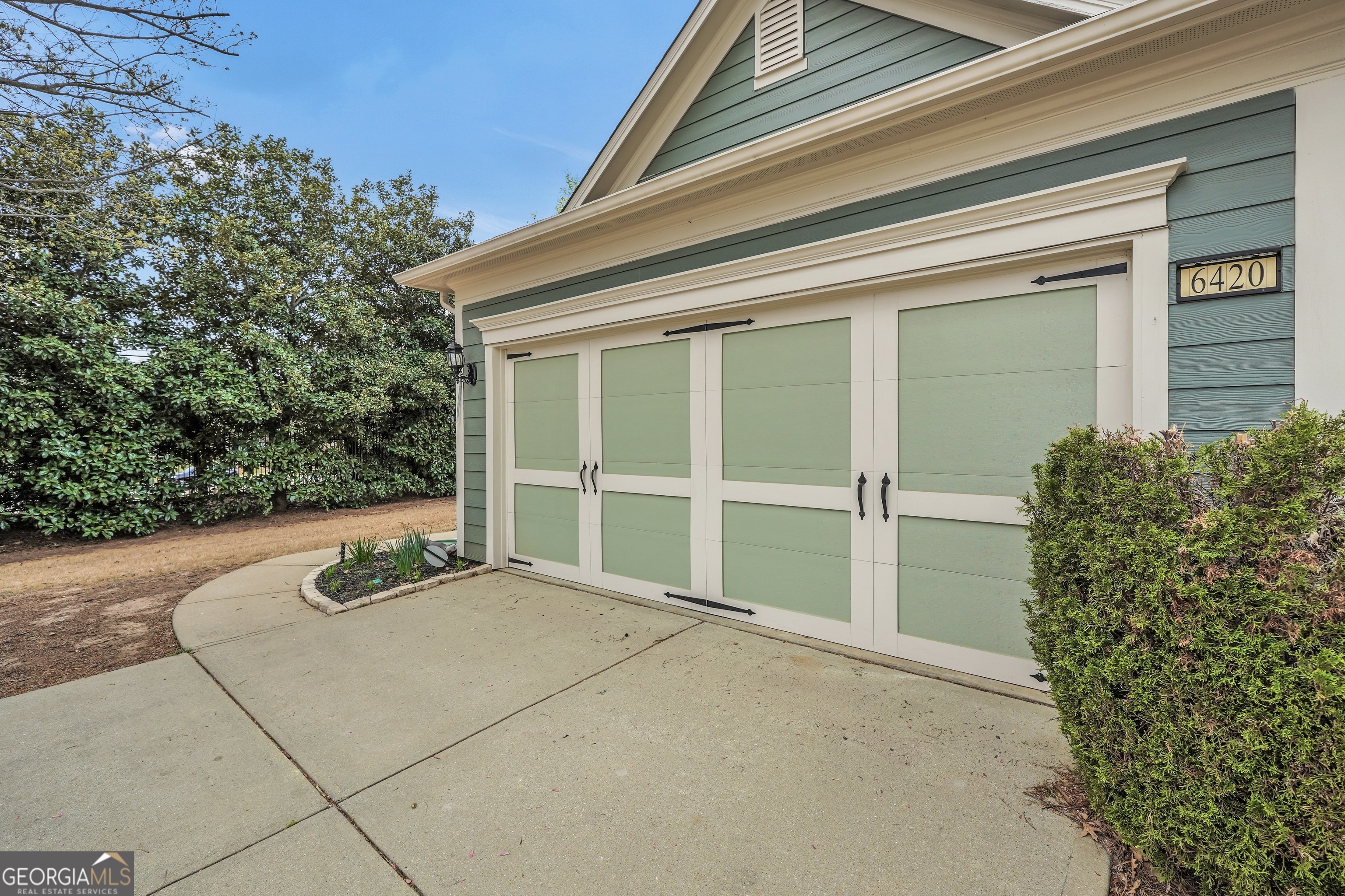 Property Photo: 6420 Rockpoint Lane GA 30548