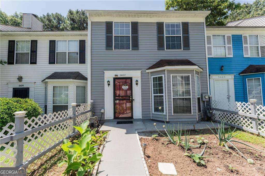 Property Photo: 5607 Stonington Trace Parkway GA 30087
