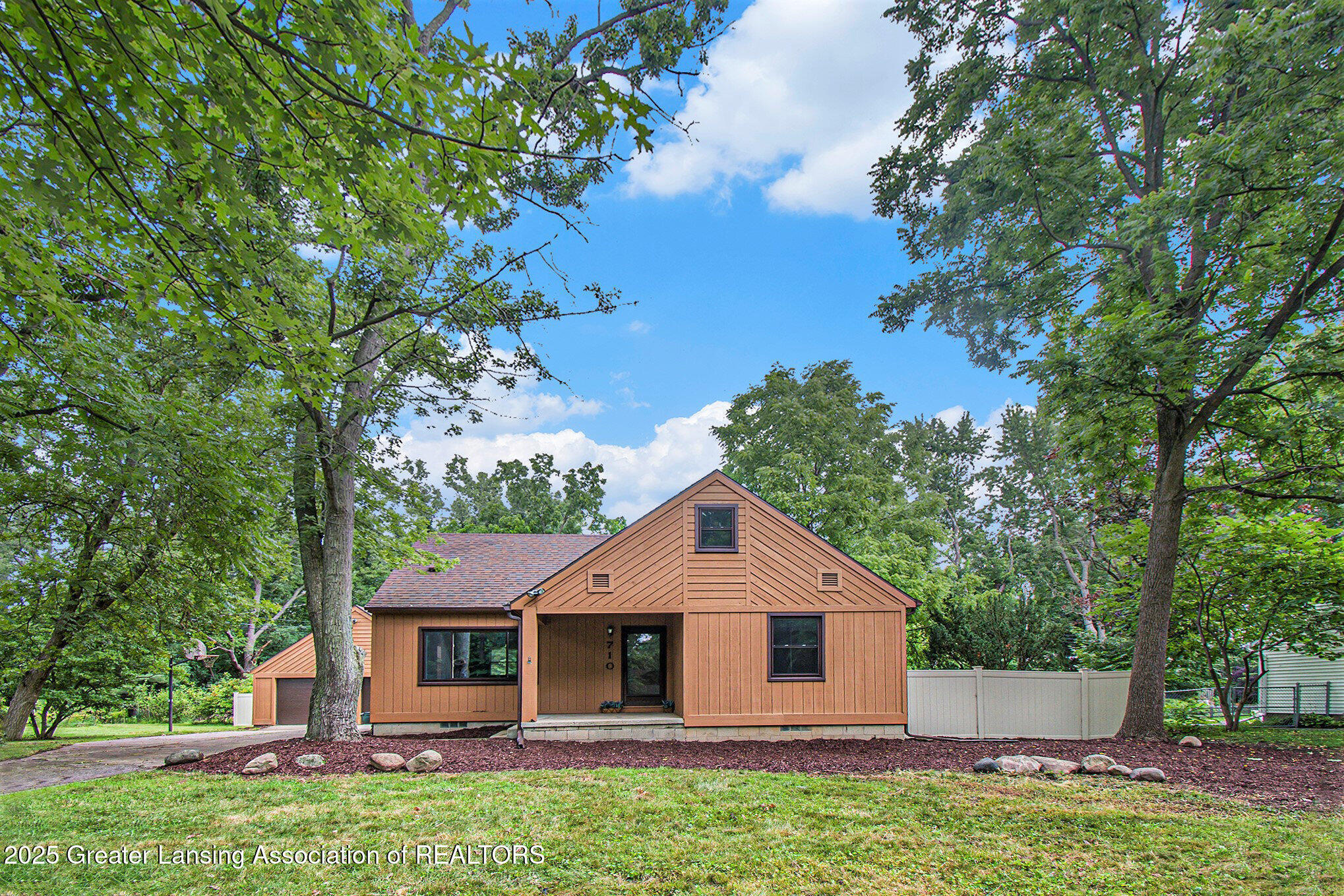 Property Photo: 710 Gainsborough Drive MI 48823