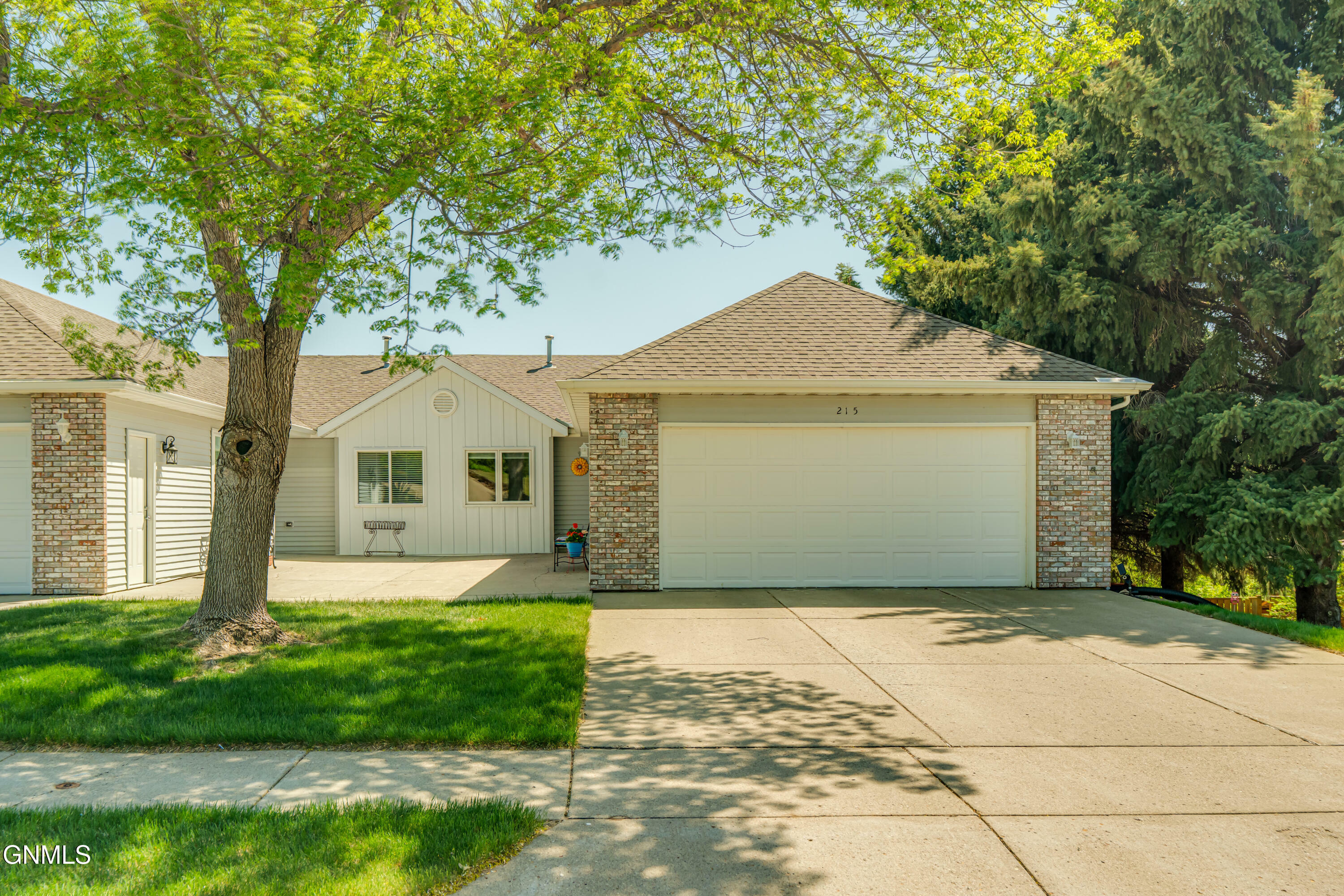 215 Aspen Avenue  Bismarck ND 58503 photo