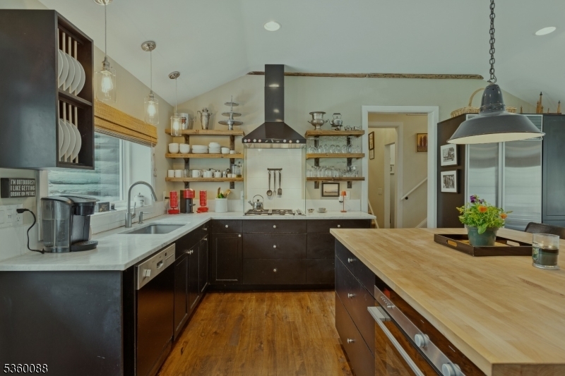 Property Photo: 8 Boulder Hill Rd NJ 07830