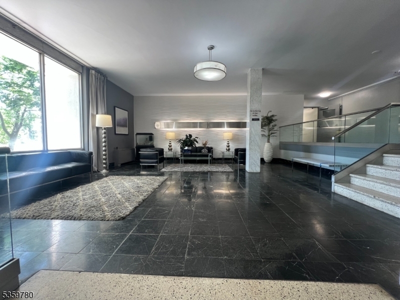 Property Photo:  39 E 39th St 2 O  NJ 07514 