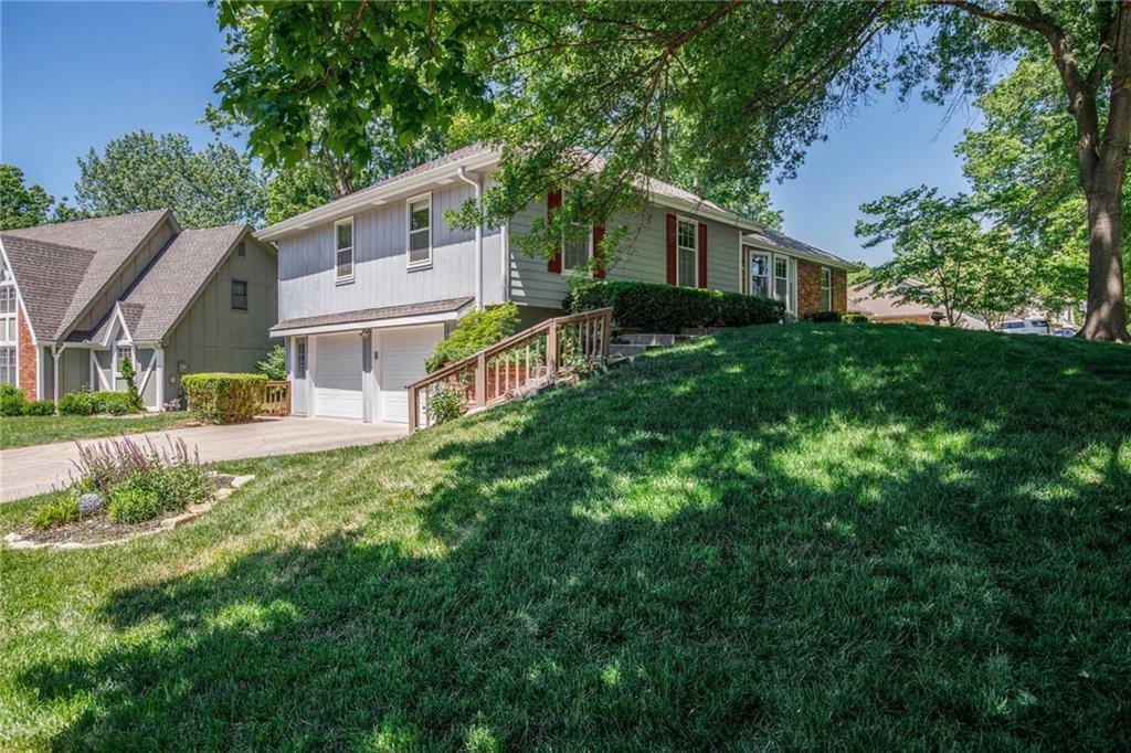 Property Photo:  6116 N Amoret Avenue  MO 64151 