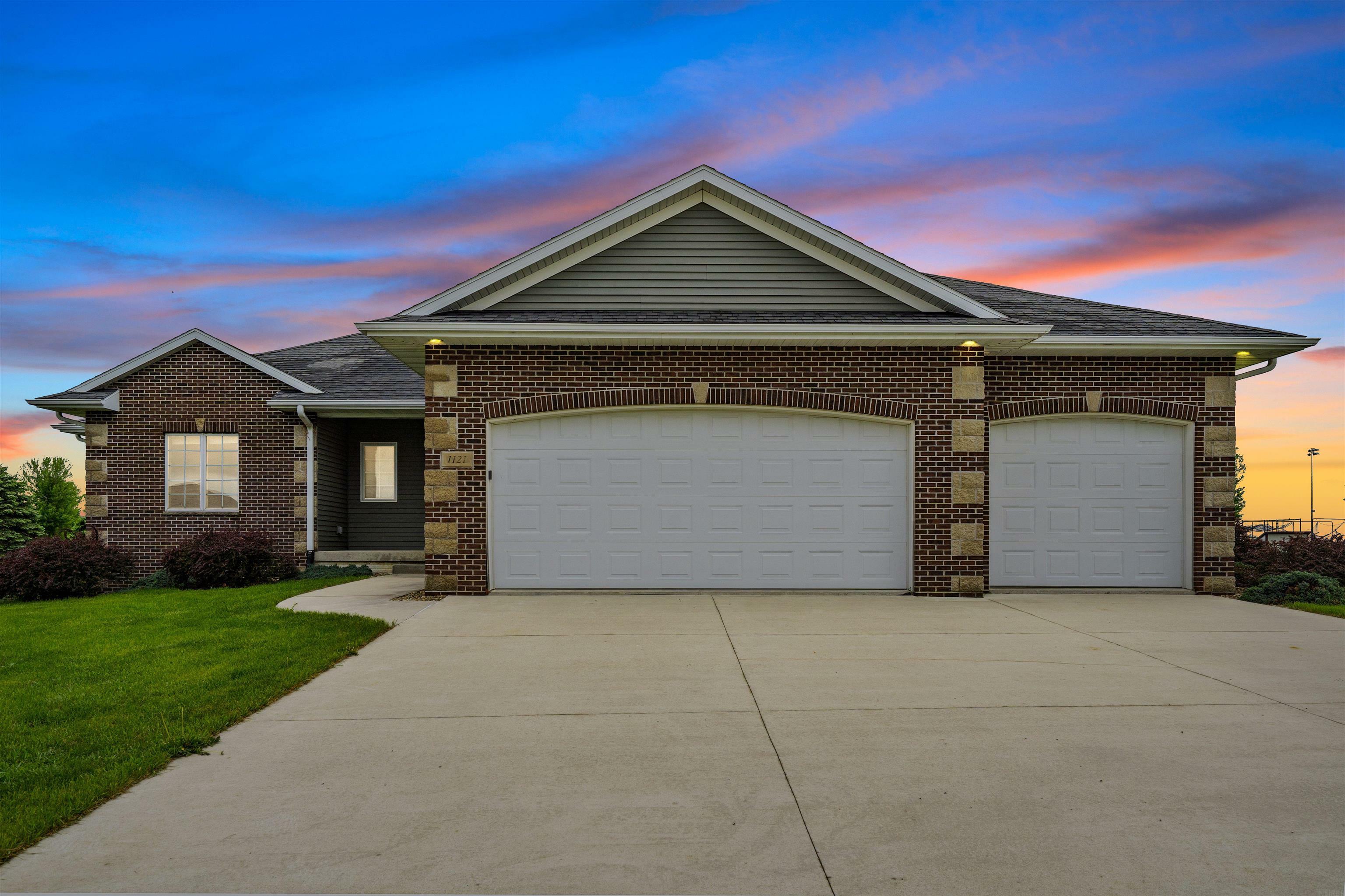 Property Photo: 1121 Donna Street IA 50622