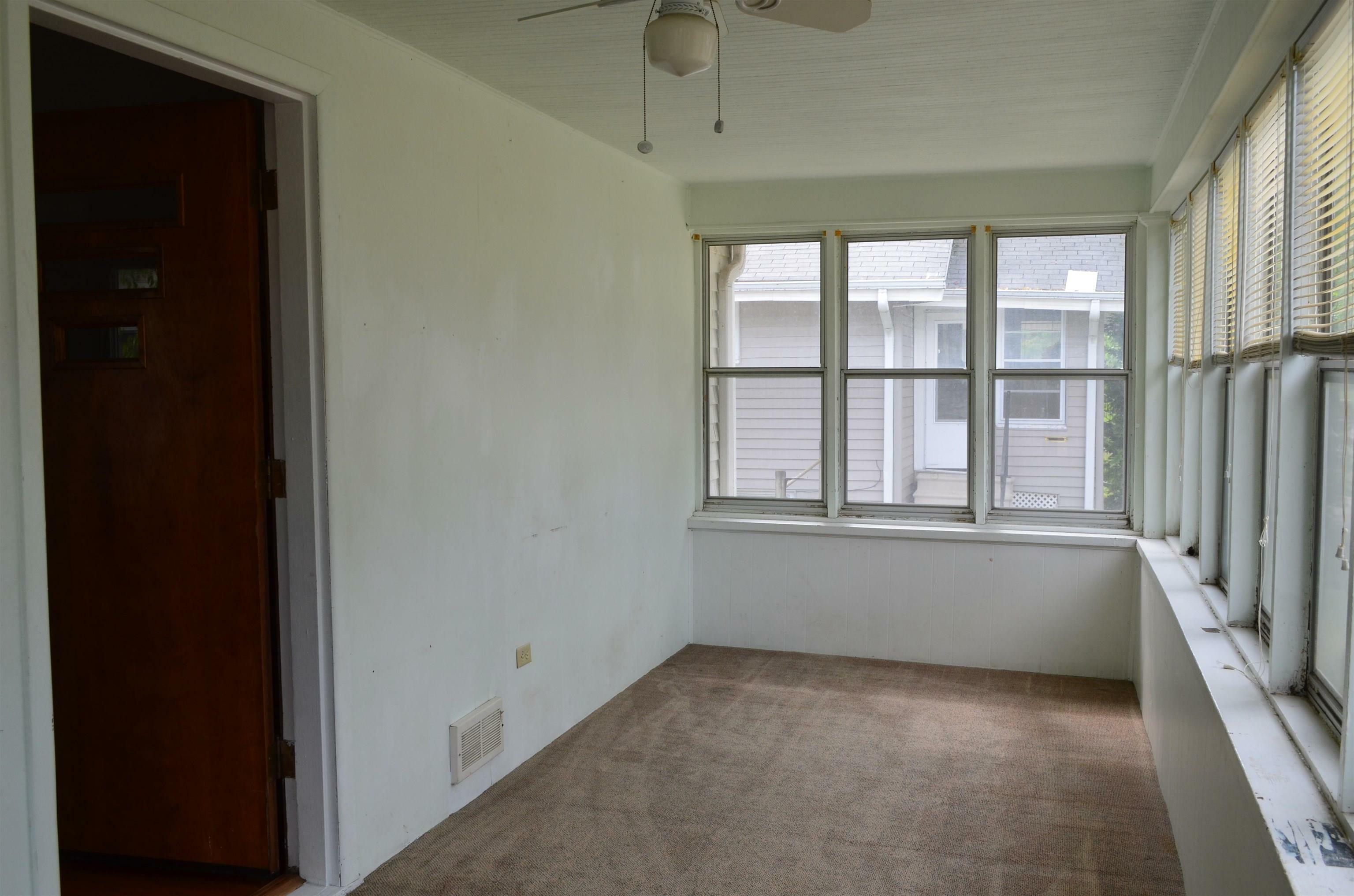 Property Photo: 1320 Leavitt Street IA 50702