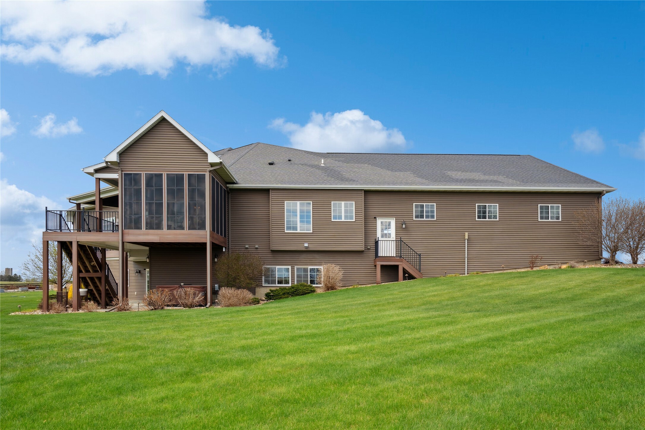Property Photo: 2492 55th Street IA 52349