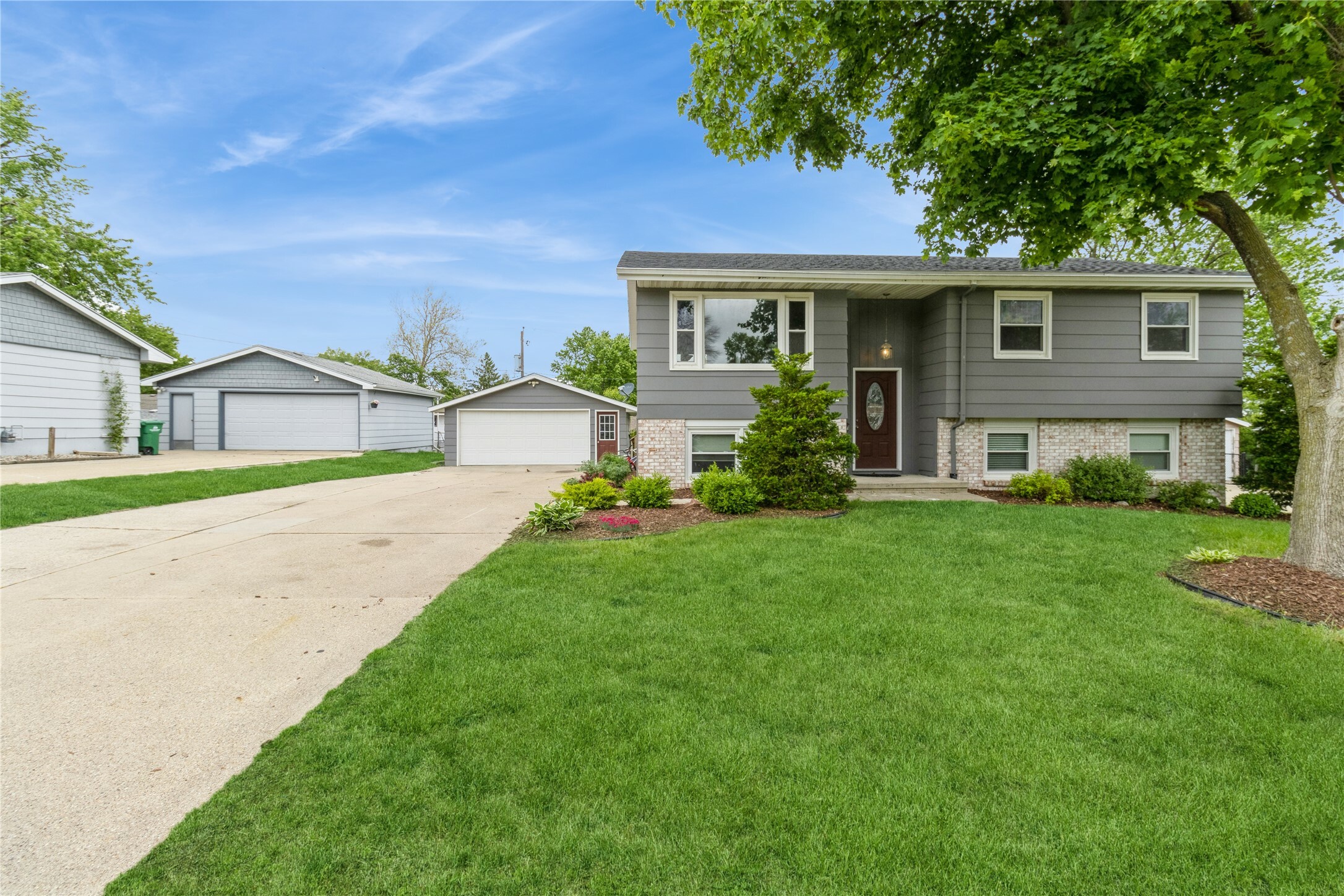 Property Photo: 602 SE 7th Street IA 50021