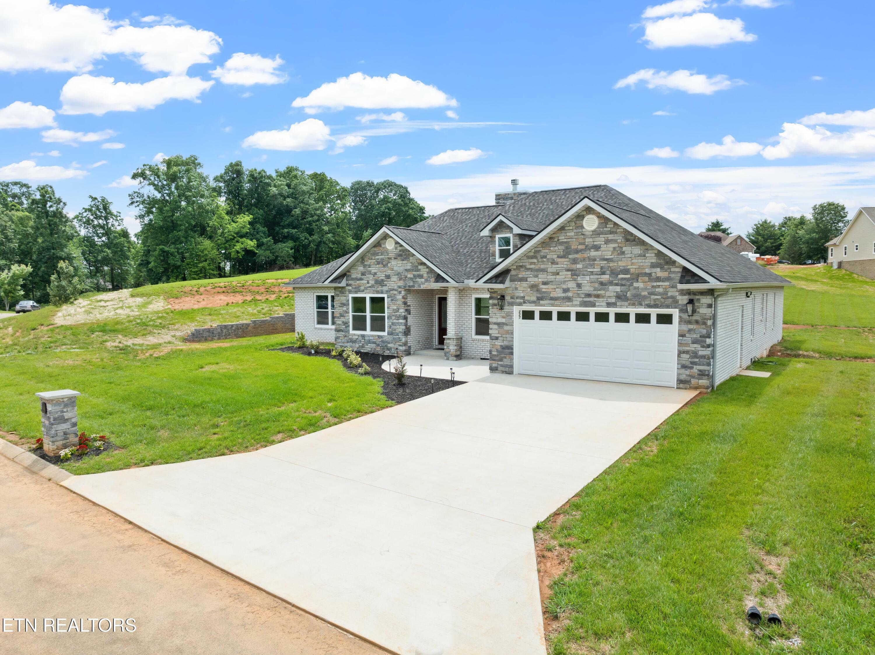 Property Photo: 227 Sugar Maple Court TN 37354