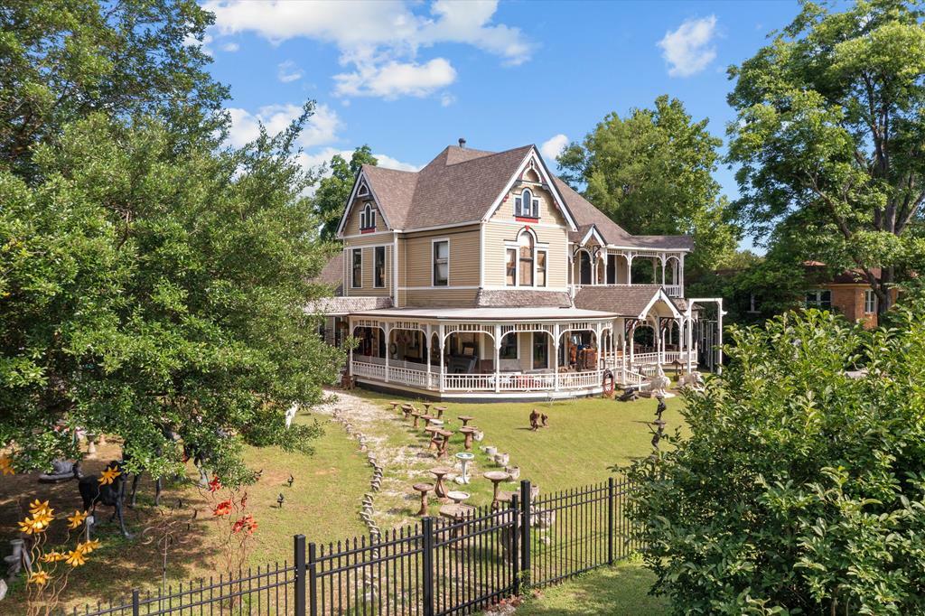 Property Photo: 310 N Mound TX 75961