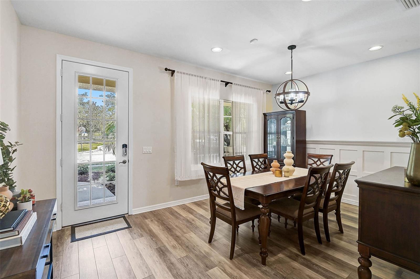 Property Photo: 12149 Forest Park Circle FL 34211