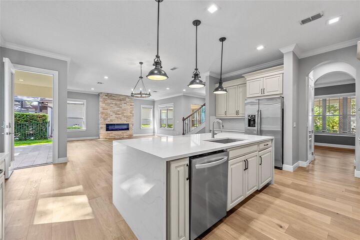 Property Photo: 808 Sherbourne Circle FL 32746