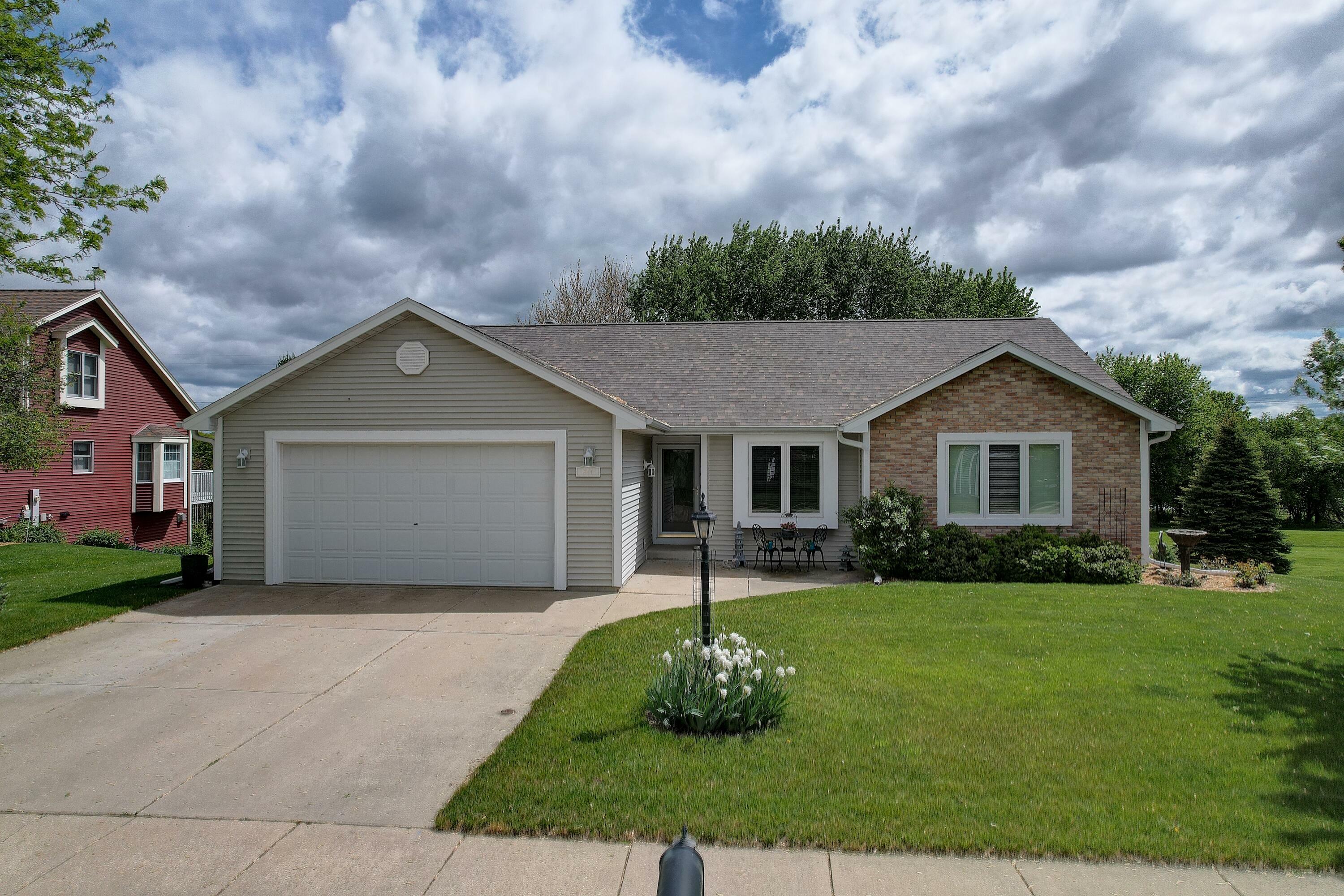 881 Summer Creek Rd  Oconomowoc WI 53066 photo