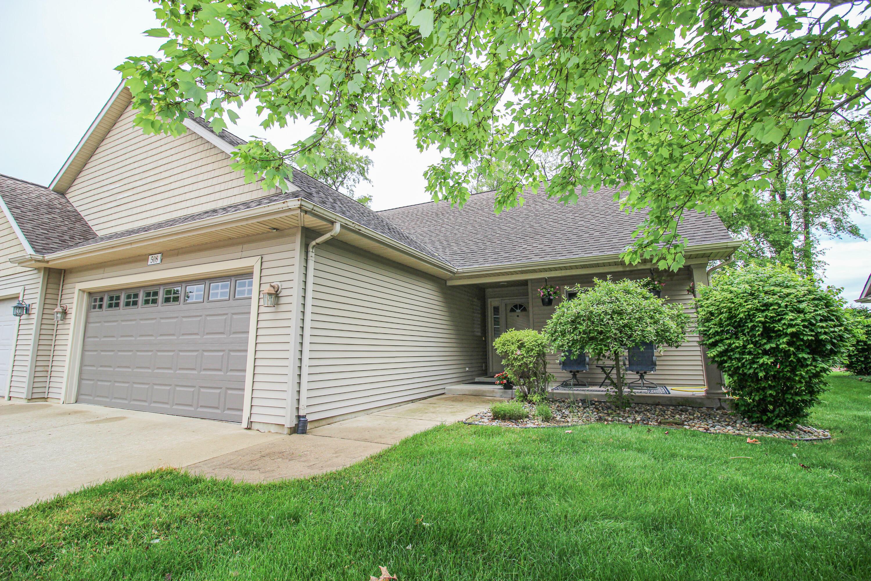 Property Photo: 508 Bush Boulevard MI 49093