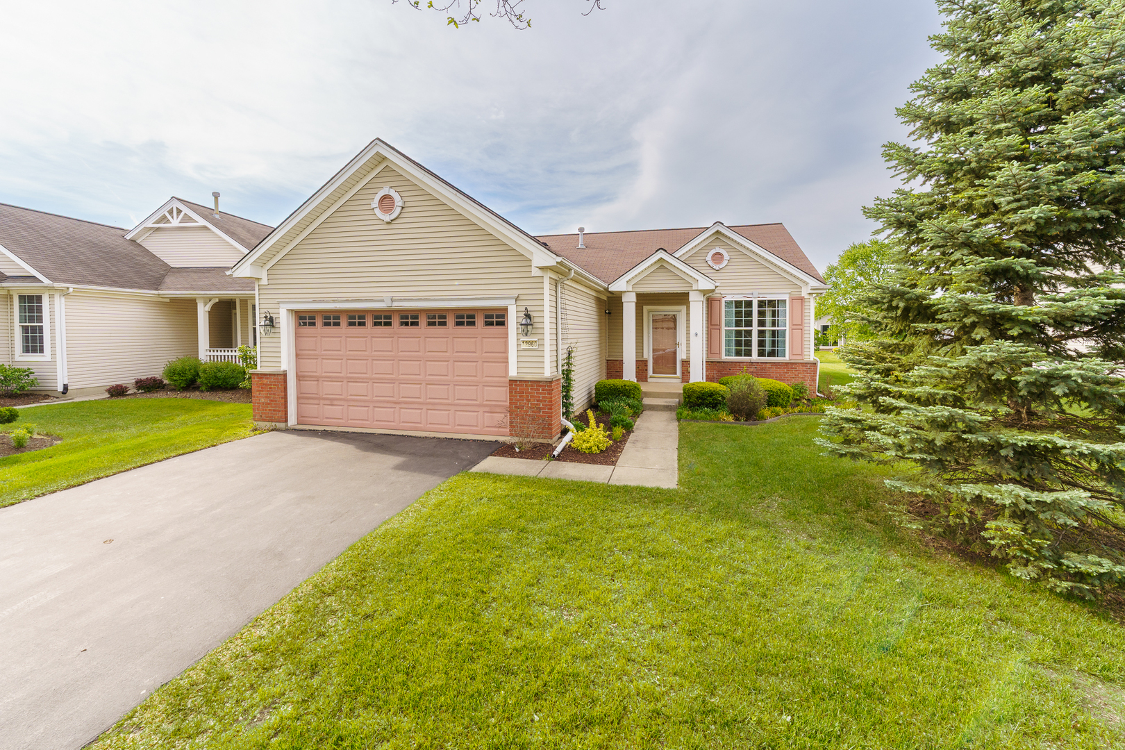 Property Photo:  12960 Big Horn Drive  IL 60142 