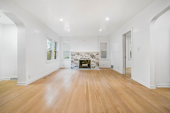 Property Photo:  9602 S Troy Avenue  IL 60805 