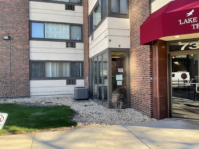 Property Photo: 7337 S South Shore Drive 722 IL 60649