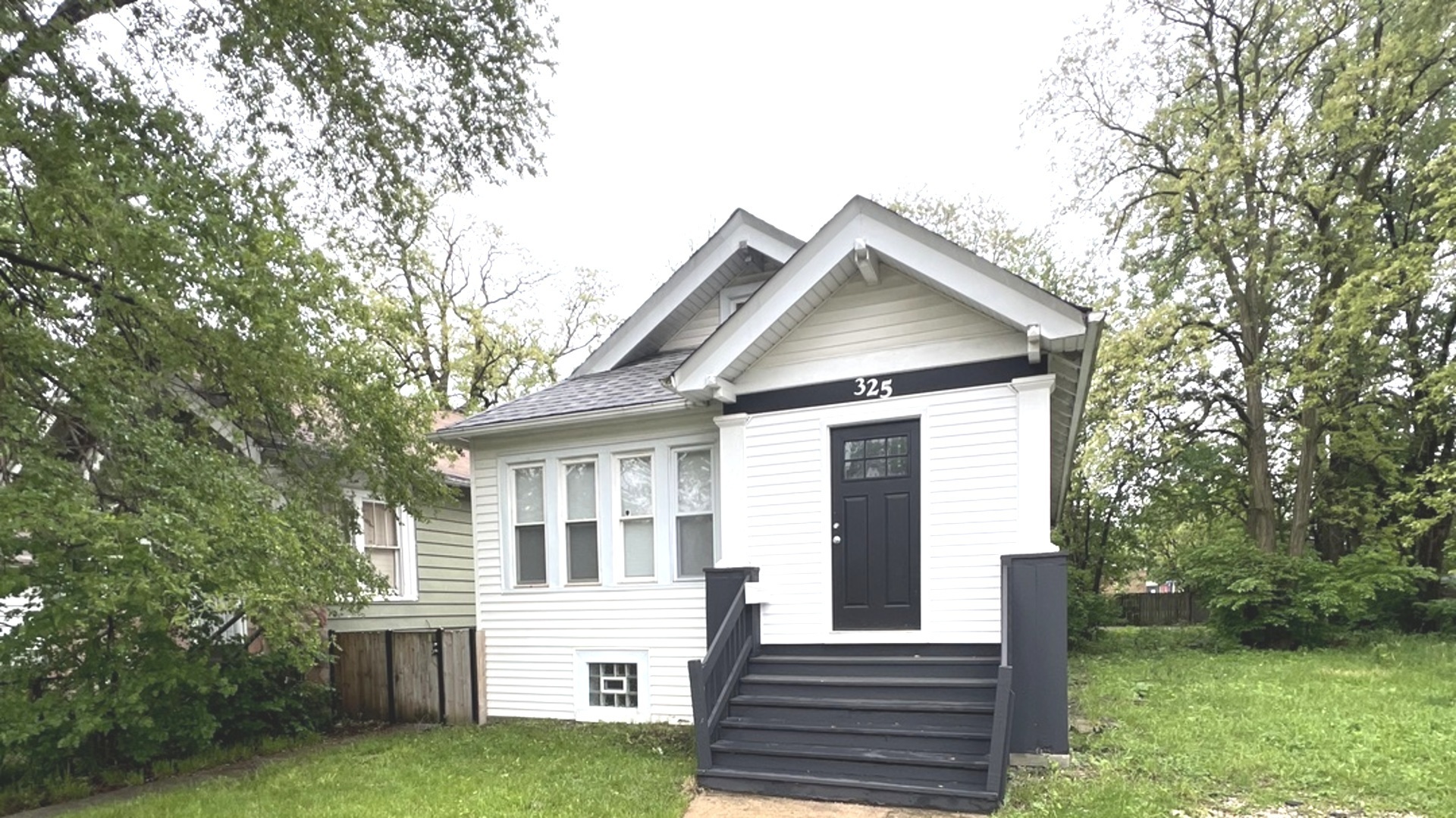 Property Photo: 325 W 107th Street IL 60628