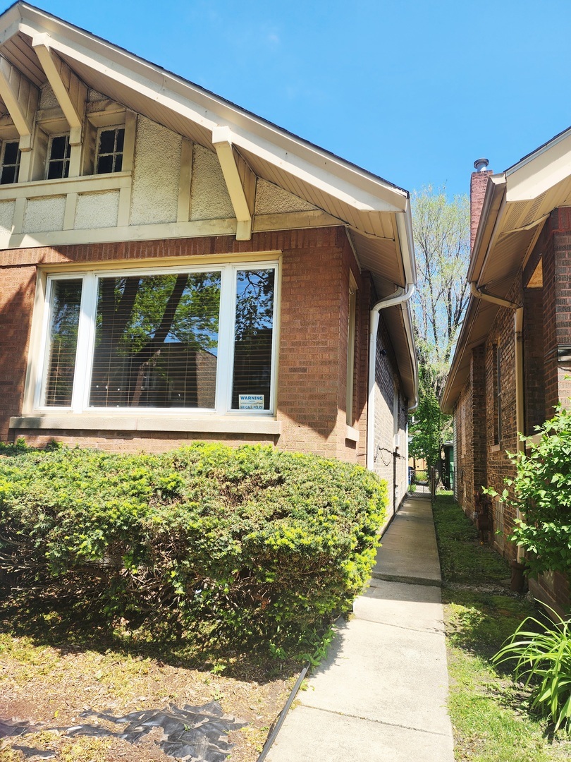 Property Photo: 7645 S Cornell Avenue IL 60649