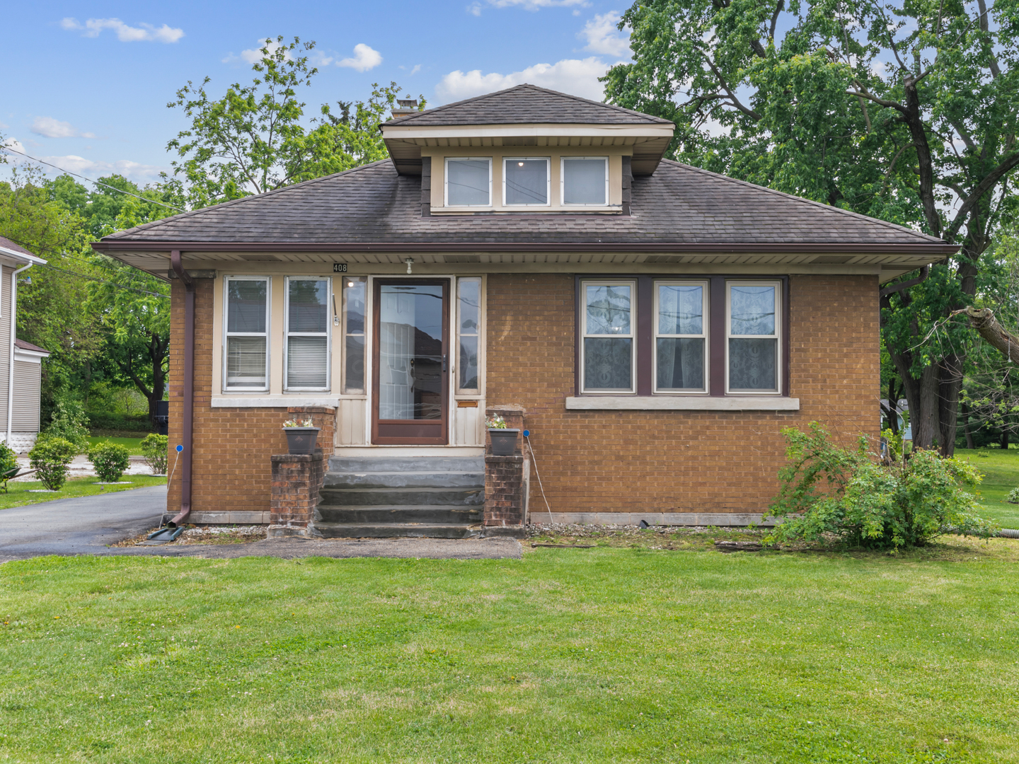 Property Photo: 408 Manhattan Road IL 60433
