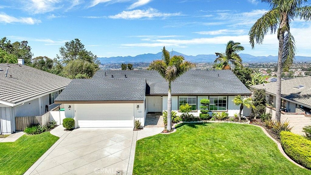 Property Photo: 29222 Tieree Street CA 92677