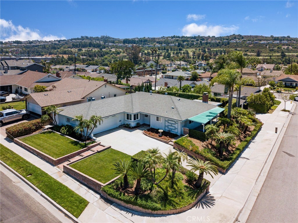Property Photo: 2620 W Cobblestone Road CA 90631