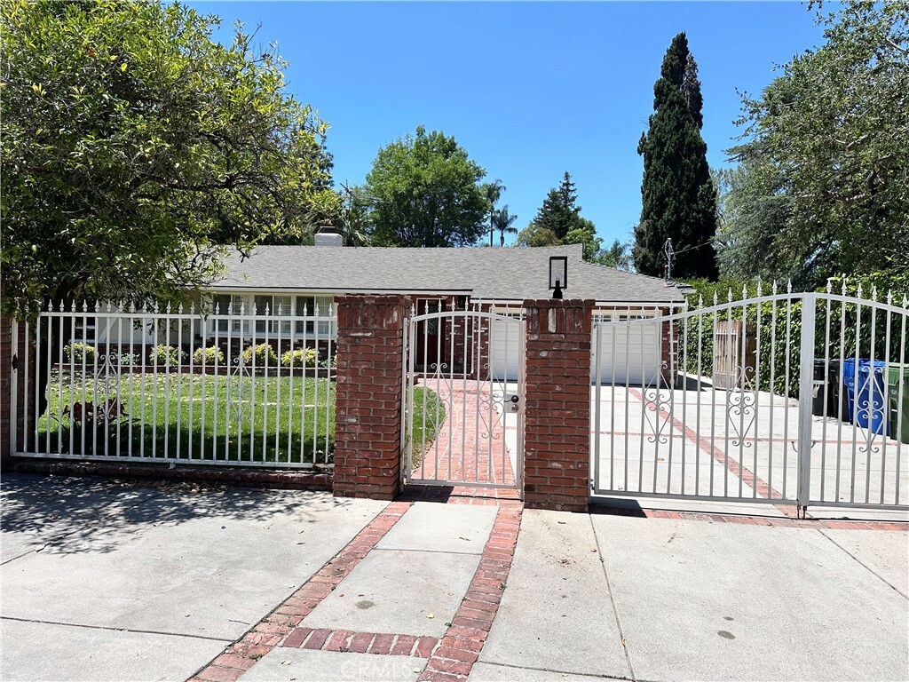 Property Photo: 5369 Topeka Drive CA 91356