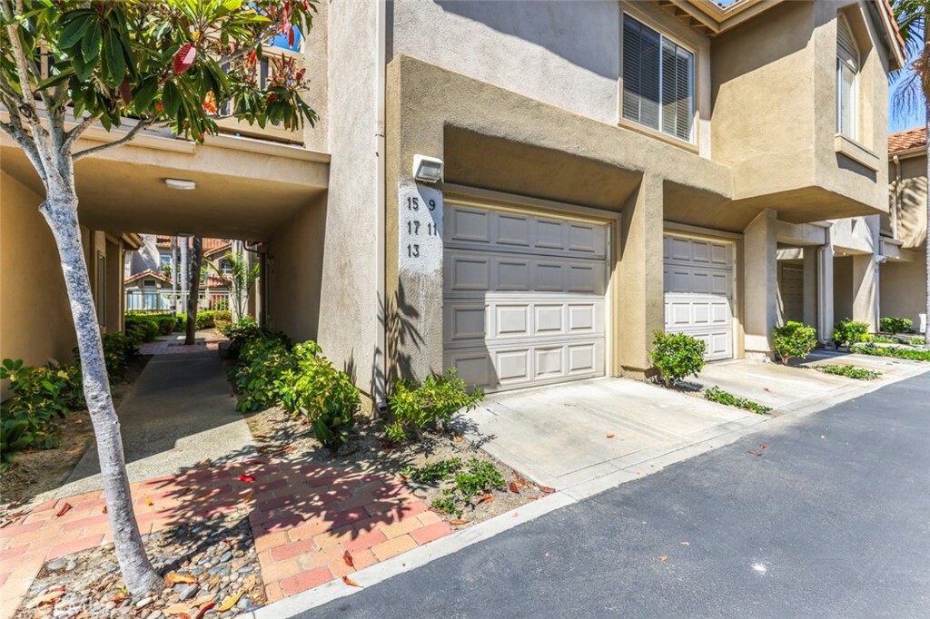 Property Photo: 11 Avalon 23 CA 92677