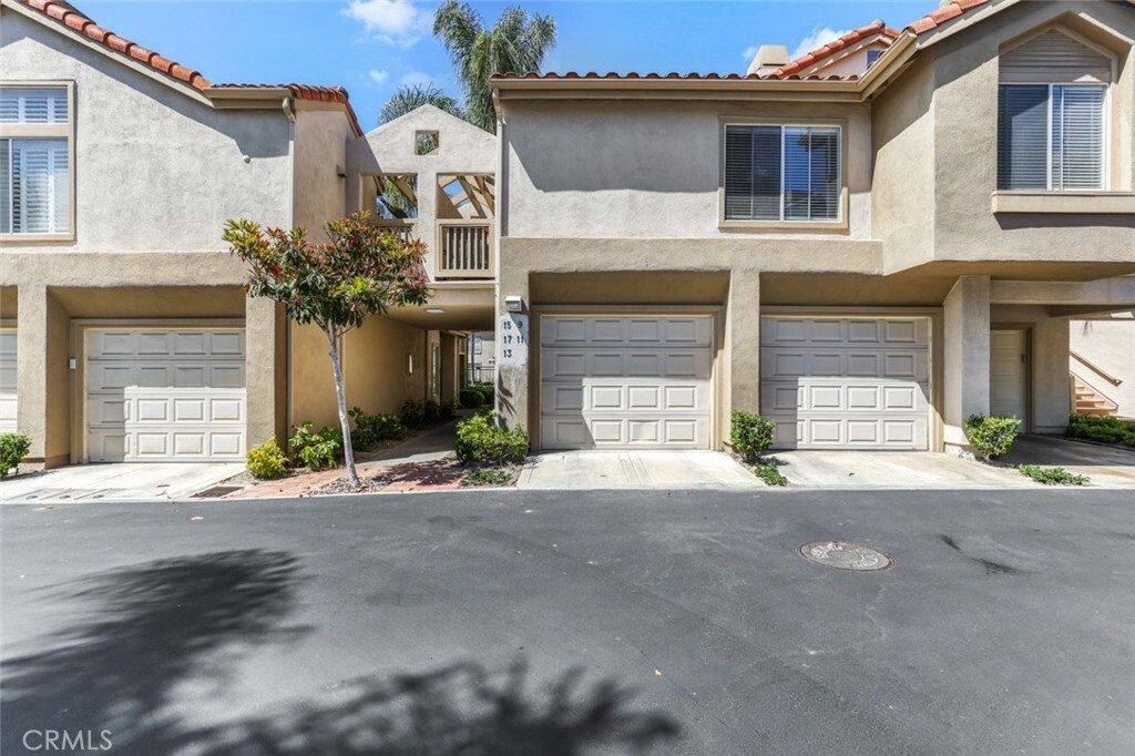 Property Photo: 11 Avalon 23 CA 92677