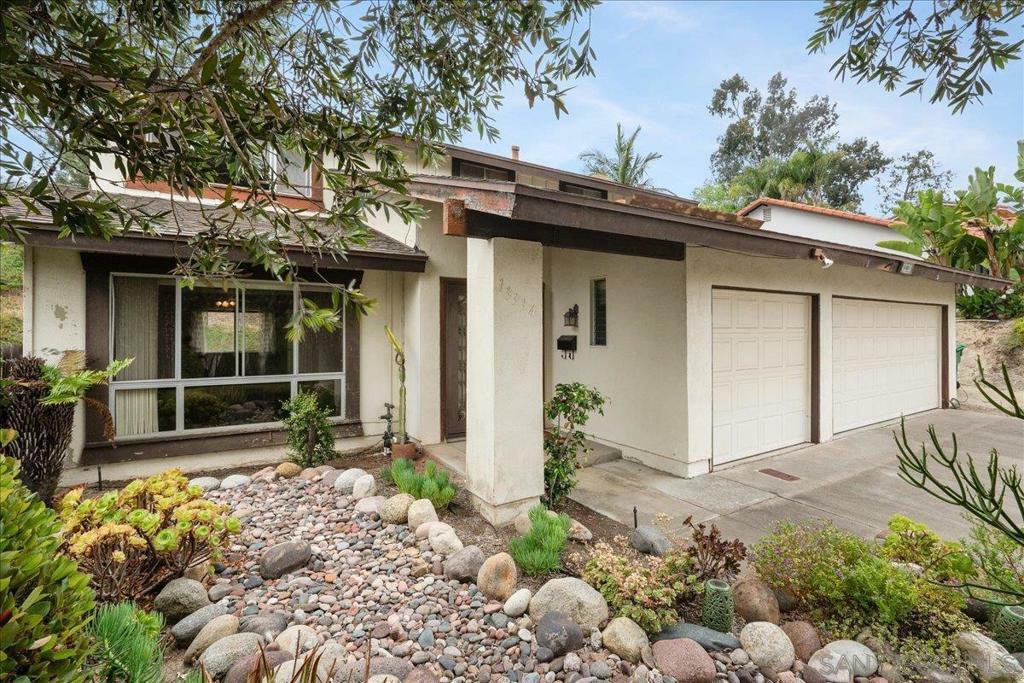 Property Photo: 13334 Barbados Way CA 92014